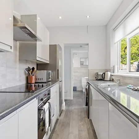 Gorgeous Terraced House In - Pass The Keys