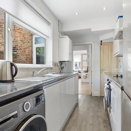 Holiday home Gorgeous Terraced House In - Pass The Keys York