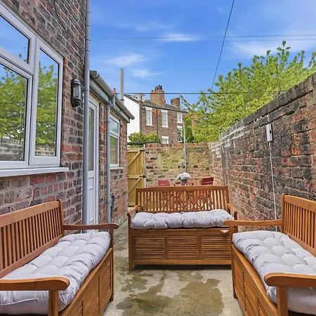 Feriehus Gorgeous Terraced House In - Pass The Keys *