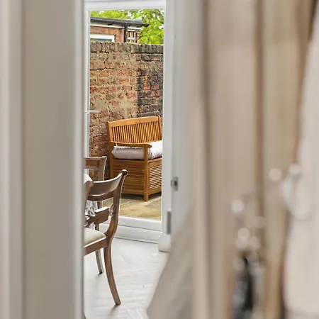 Gorgeous Terraced House In - Pass The Keys