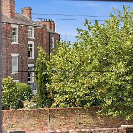 Gorgeous Terraced House In - Pass The Keys