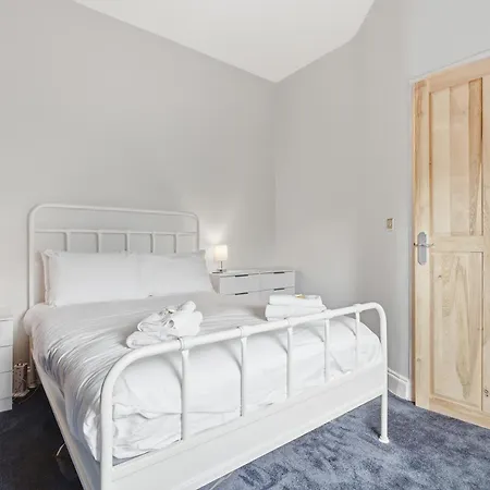 Holiday home Gorgeous Terraced House In - Pass The Keys York