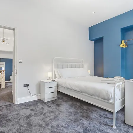 Gorgeous Terraced House In - Pass The Keys